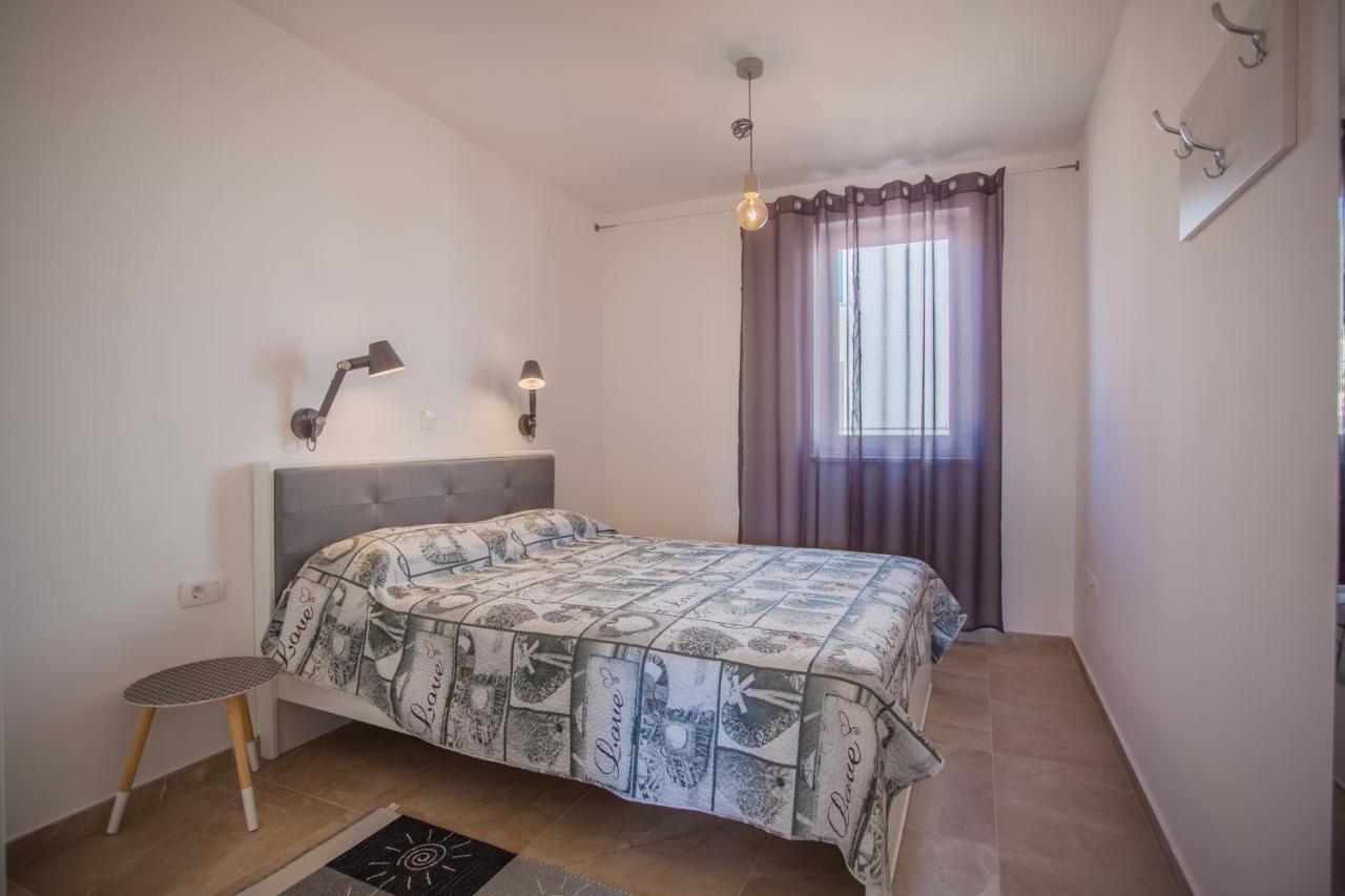 Apartman Pinja Apartment Cres Exterior photo